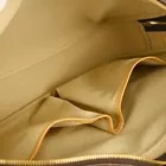 Louis Vuitton Monogram Reporter GM Shoulder Bag - Picture 10 of 12